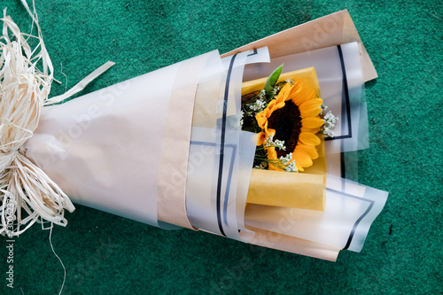 Fototapeta Naklejka Na Ścianę i Meble -  Close up of bouquet of sunflowers