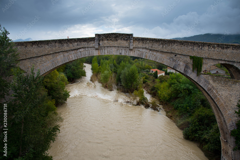 Steinbrücke Pont de Diable von Ceret in den Pyrenäen