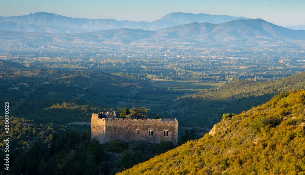Blick auf Castelnou vom Roc de Majorque