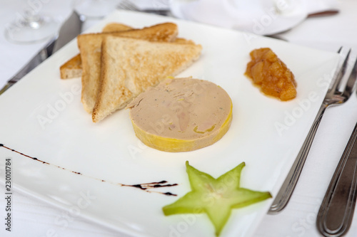bloc foie gras de canard et chutney de poires 2