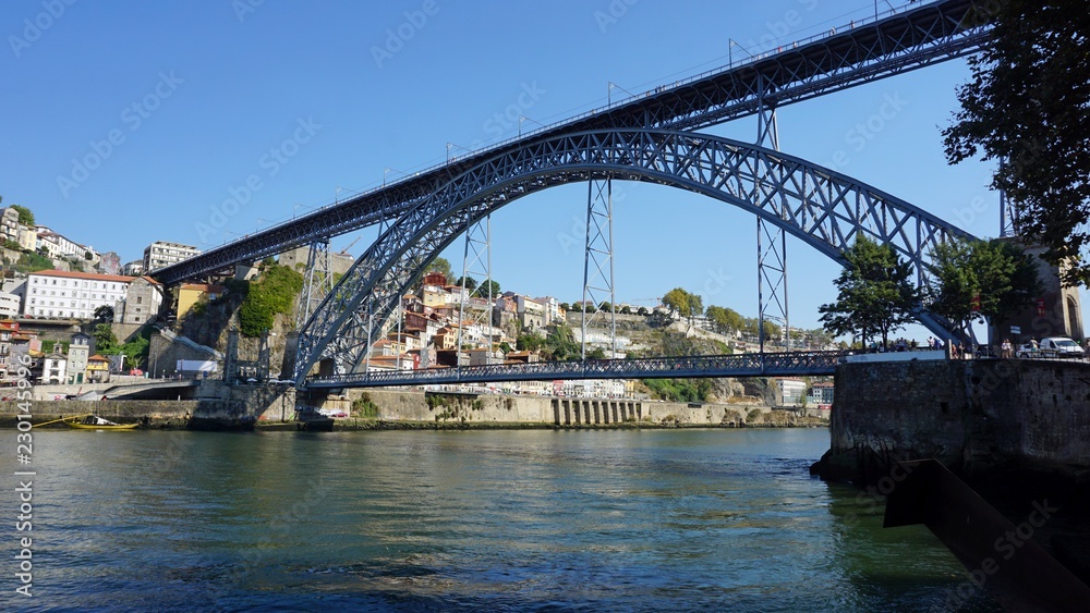 dom luis bridge over the portuguese douro river