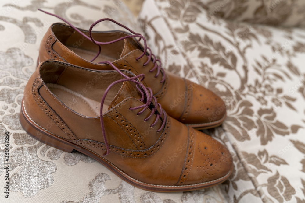 Naklejka premium Groom shoose 