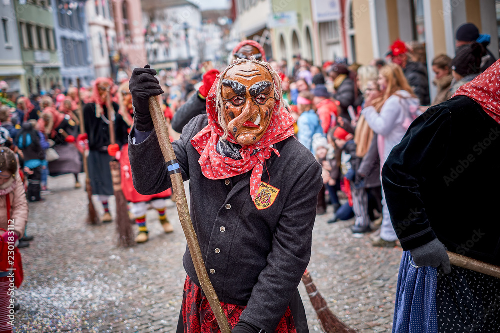 Fototapeta premium ämmendinger bäägle hexe 8