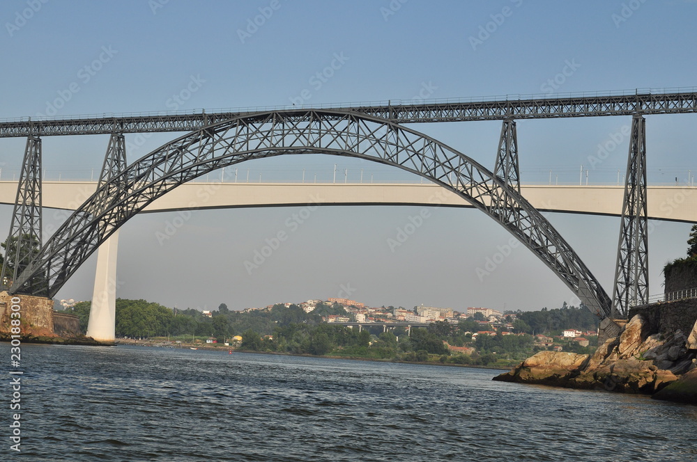 Naklejka premium pont à Porto