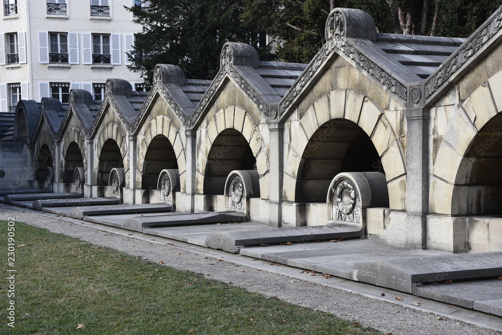 Chapelle expiatoire / Pierres tombales / Square Louis XVI / Paris