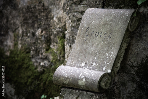 Grabsteine auf englischem Friedhof auf Korfu in Griechenland