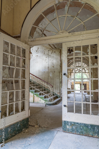 Obraz na plátně Lost Places Sanatorium