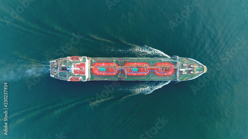 Obraz Statek tankowiec LPG najwyższą prędkość na morzu do transportu.