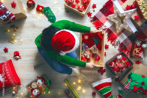 Fotografi preparing for Christmas