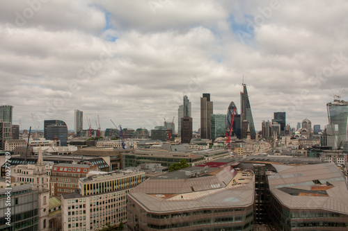 Fototapeta Naklejka Na Ścianę i Meble -  London Skyline with Cloudy Weather