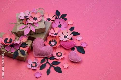 Vintage gift boxes in eco paper on pink background © Дарья Колпакова