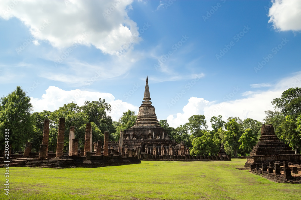 Wat Chang Lom in Si Satchanalai Historical Park, Sukhothai, Thailand. Wat Chang Lom in Si Satchanalai Historical Park, Sukhothai, Thailand.