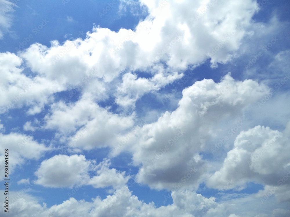 Obraz premium blue sky with white clouds