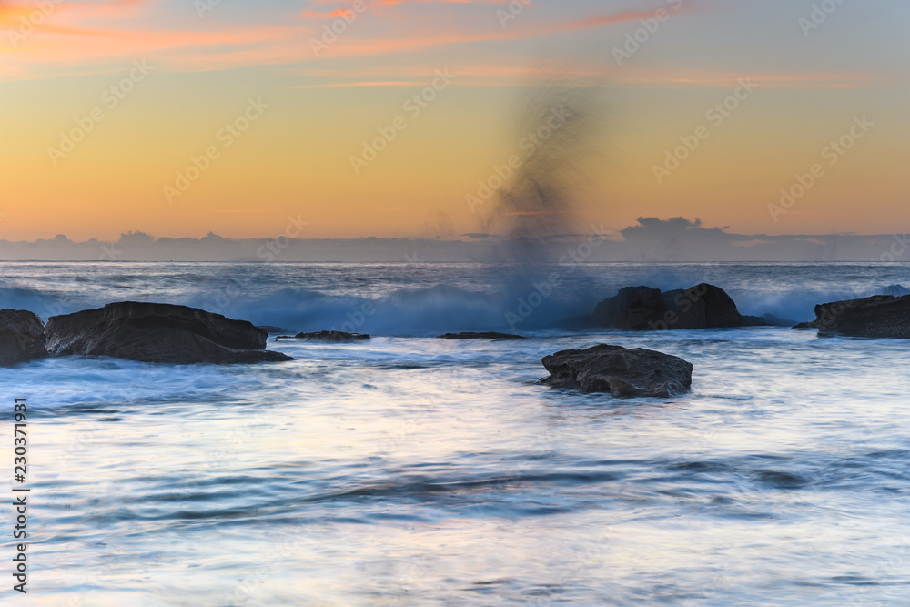 Obraz premium Sun, Sand, Sea and Rocky Sunrise