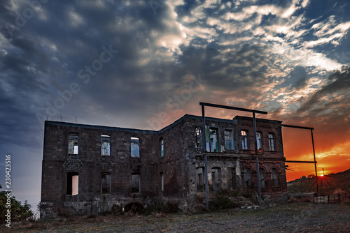 Old ruined abandoned house © Vastram
