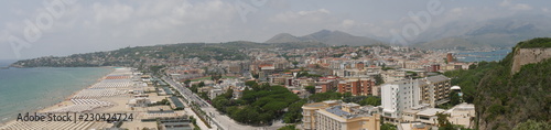 Gaeta - panorama della spiaggia di Serapo risalendo il Monte Orlando