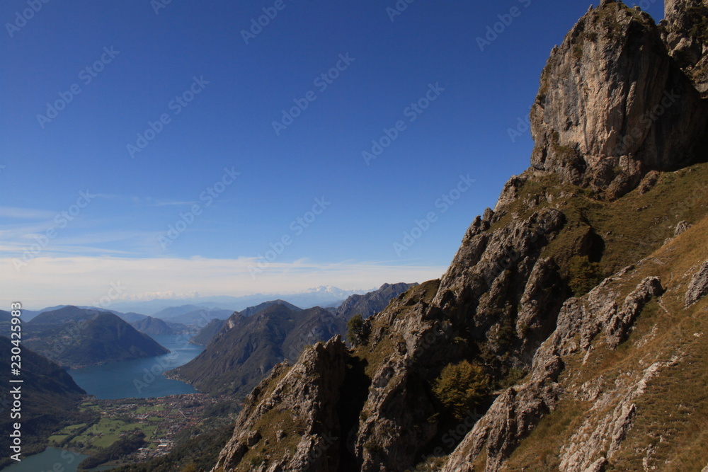 Zauberhafte Alpenlandschaft / Blick vom Monte Grona nach Westen mit Luganer See und Monte Rosa