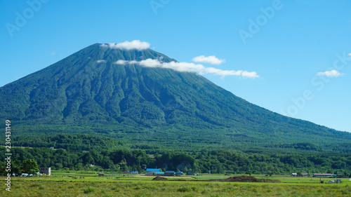 晴れた日の羊蹄山