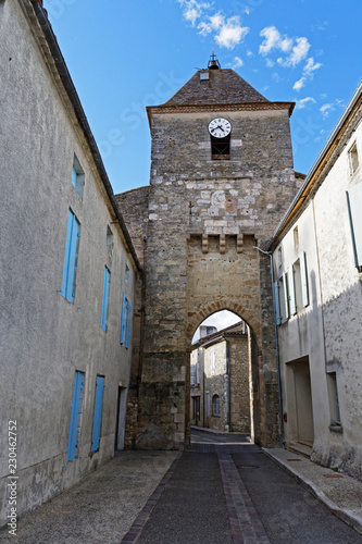 Porte entrée village