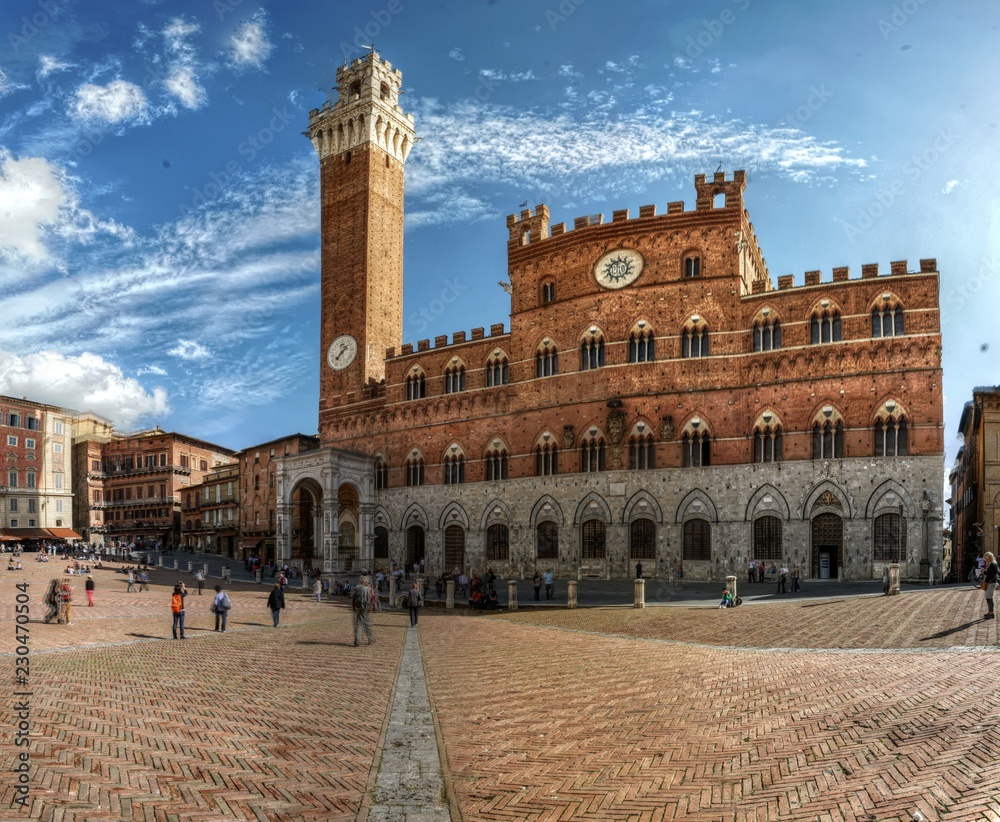 Palazzo Pubblico, with the brick tower of the Torre del Mangia, Siena