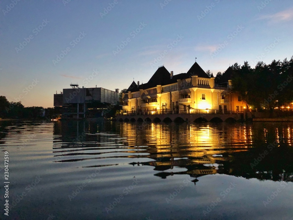 Fototapeta premium Evening lake.