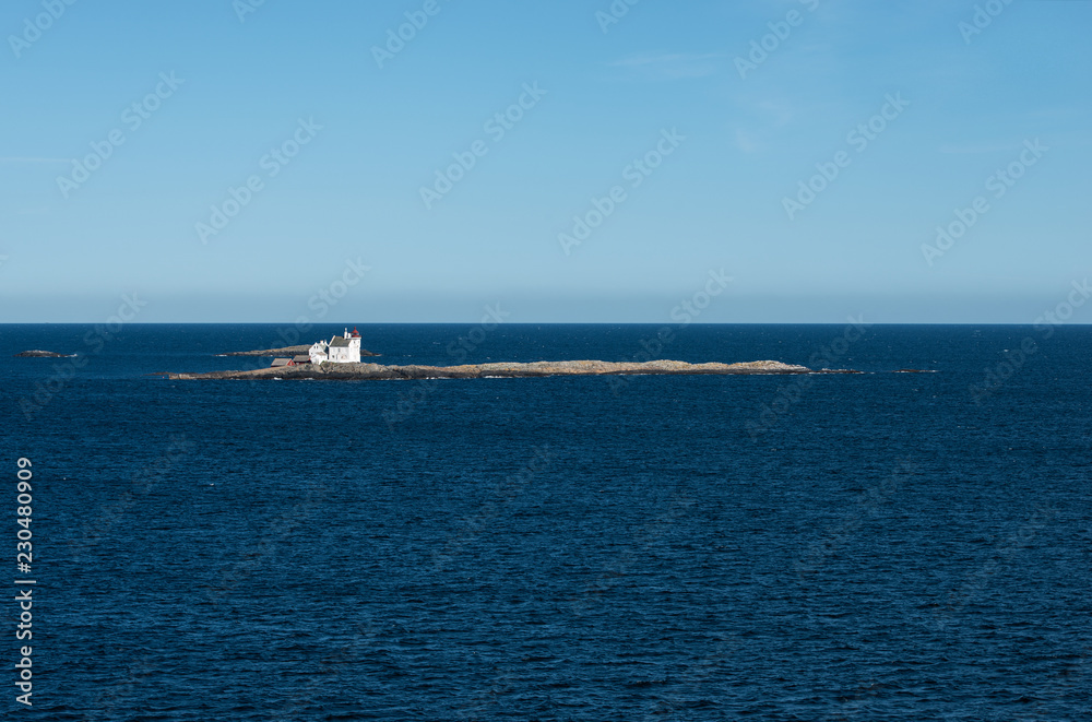 northern-sea-lighthouse-7601