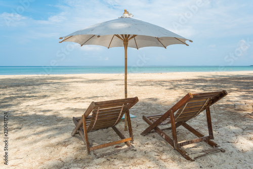 Relax at the Ao Yai beach, commonly known as Long Beach on the island Ko Phayam © ksl