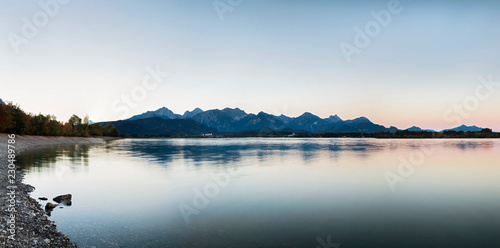 Panorama Forggensee Bayern Wasserspiegelung
