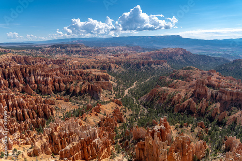 Hoodoos in the sunlight at Bryce Canyon National Park in Utah