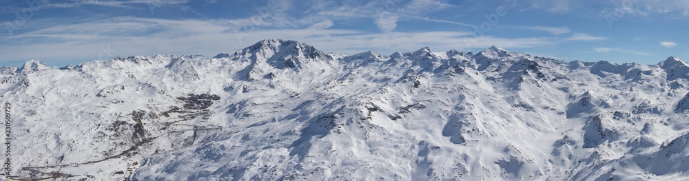 Panorama mountain landscape les 3 vallees