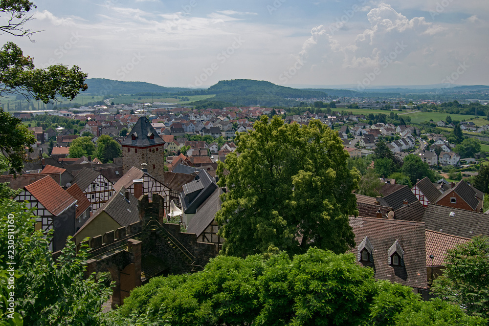 Obraz premium Blick über Staufenberg, Landkreis Gießen, Hessen, Deutschland 