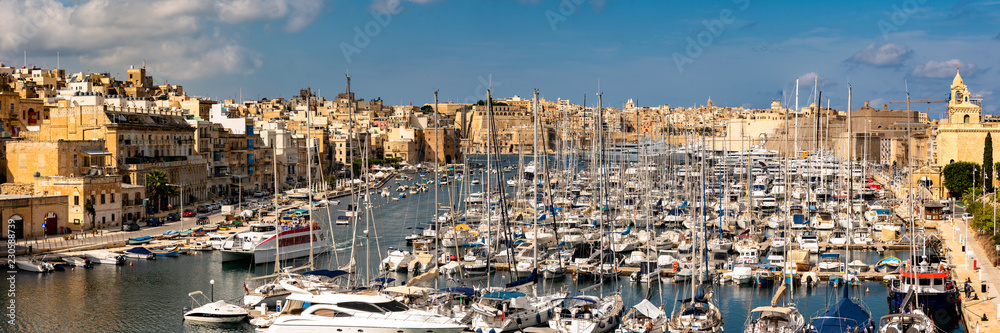 Panorama Vittoriosa Segelboote in Senglea Marina Malta