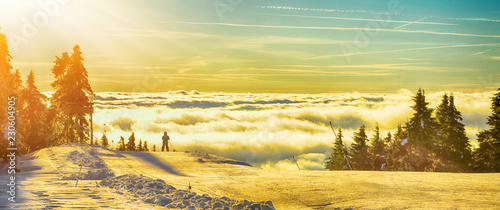 Wintersport clouds mountains banner photo