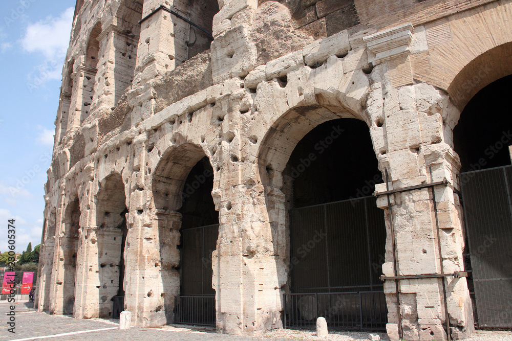 Entrée du Colisée