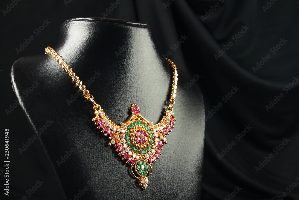Indian Traditional Gold Necklace with Gemstones Indian Traditional Gold Necklace with Gemstones