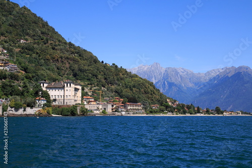 Gravedona mit dem Palast Gallio, mit Blick über den Comer See