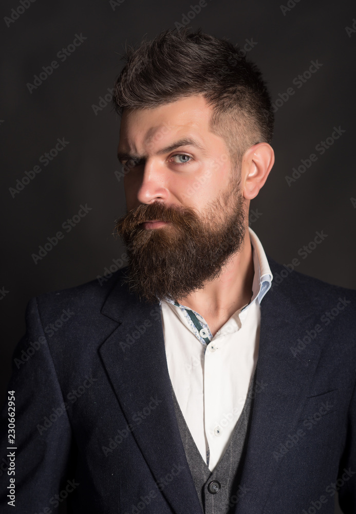 Foto de The best hipster beard style ever. Fashion model with long beard  hair. Bearded man with stylish haircut. Man of fashion. Bring your hair  style to the next level do Stock |