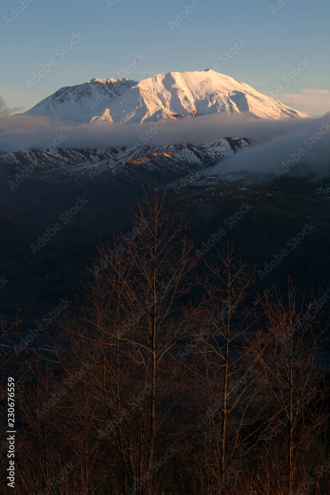Obraz premium sunset in the mountains