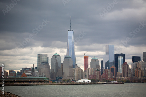 new york skyline of city