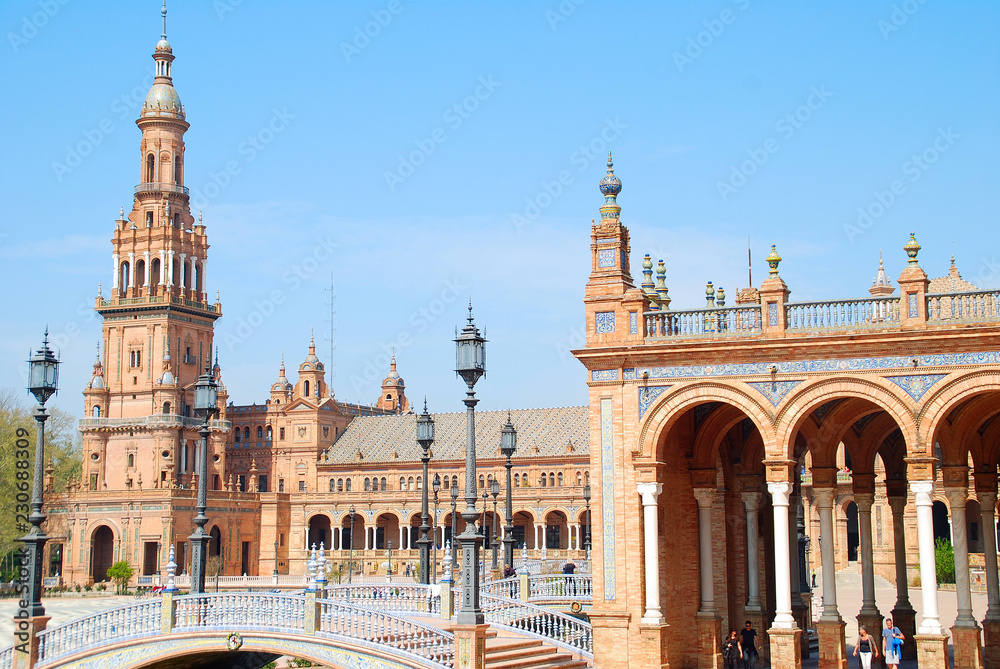 PLAZA DE ESPAÑA EN SEVILLA. ANDALUCÍA, ESPAÑA