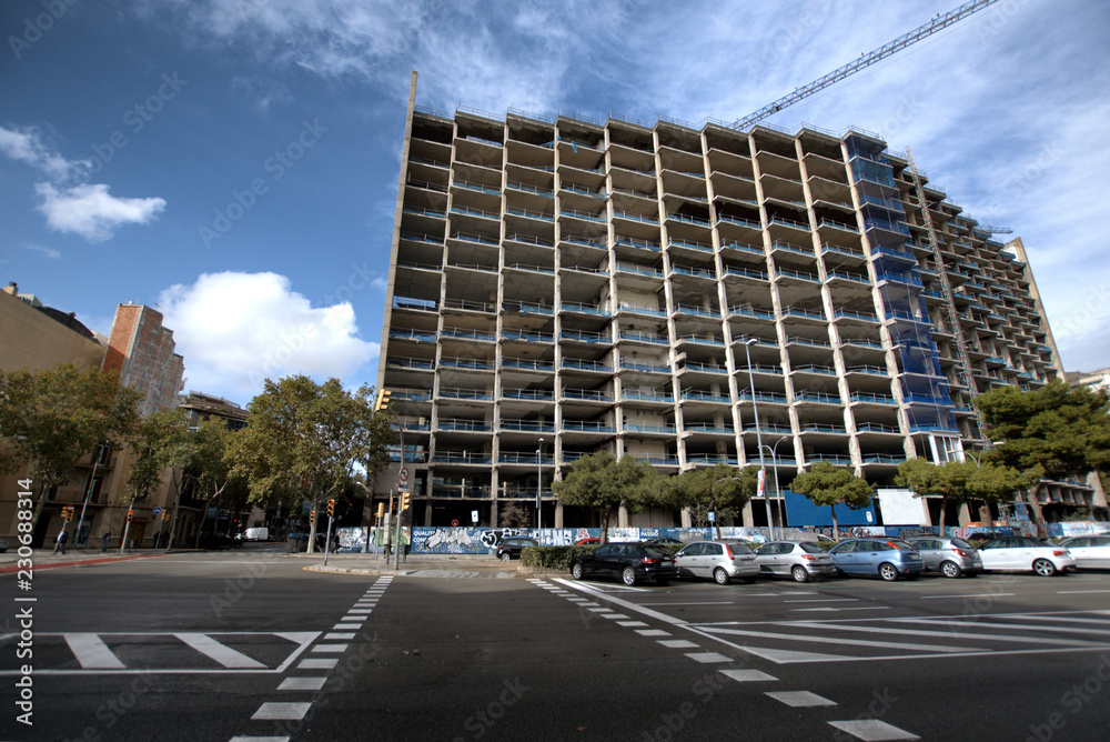 Edificio en construcción en el centro de Barcelona ciudad Edificio en construcción en el centro de Barcelona ciudad