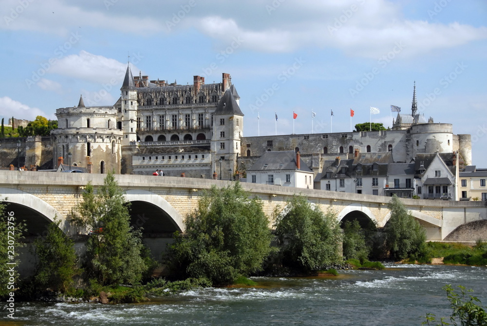 Château Royal d'Amboise surplombe la Loire, Château Royal d'Amboise surplombe la Loire,