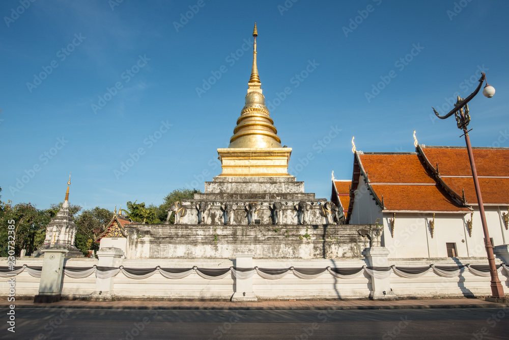Fototapeta premium Wat Phra That Chang Kham one of Nan's oldest and most important temples in Nan province of Thailand.