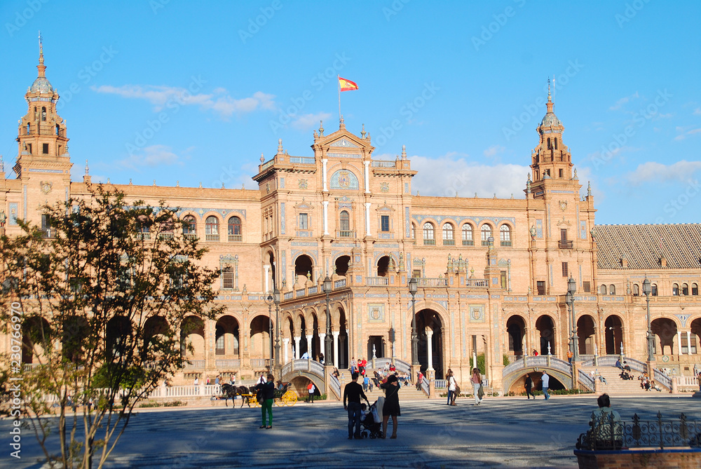 Obraz premium PLAZA DE ESPAÑA DE SEVILLA. ANDALUCÍA, ESPAÑA