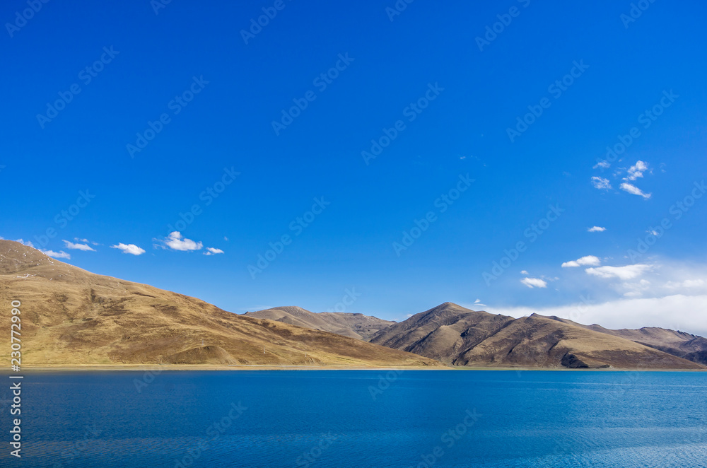Yamdrok Lake, Tibet, China Yamdrok Lake, Tibet, China