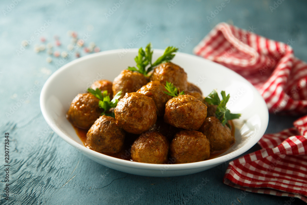 Meatballs with tomato sauce and parsley Meatballs with tomato sauce and parsley