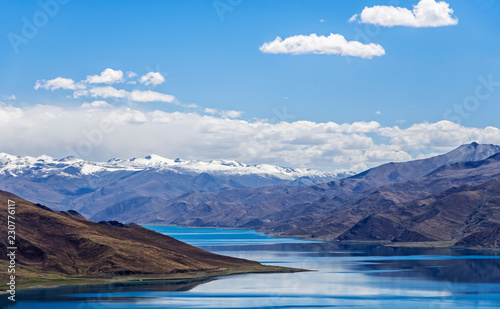 Yamdrok Lake, Tibet, China photo