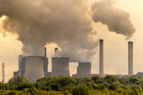 Plakat Emisja z elektrowni na węgiel brunatny