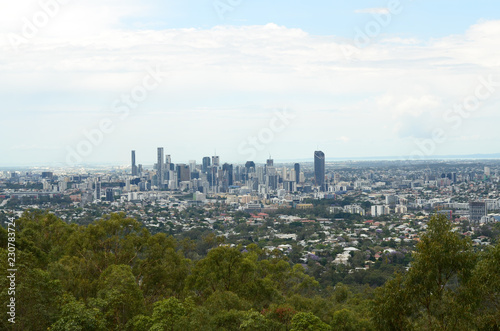 Panoramic view of Brisbane from Mt-Coot-Tha Lookout point © jurmar89