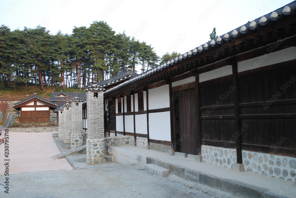 An old house of  Seongyojang